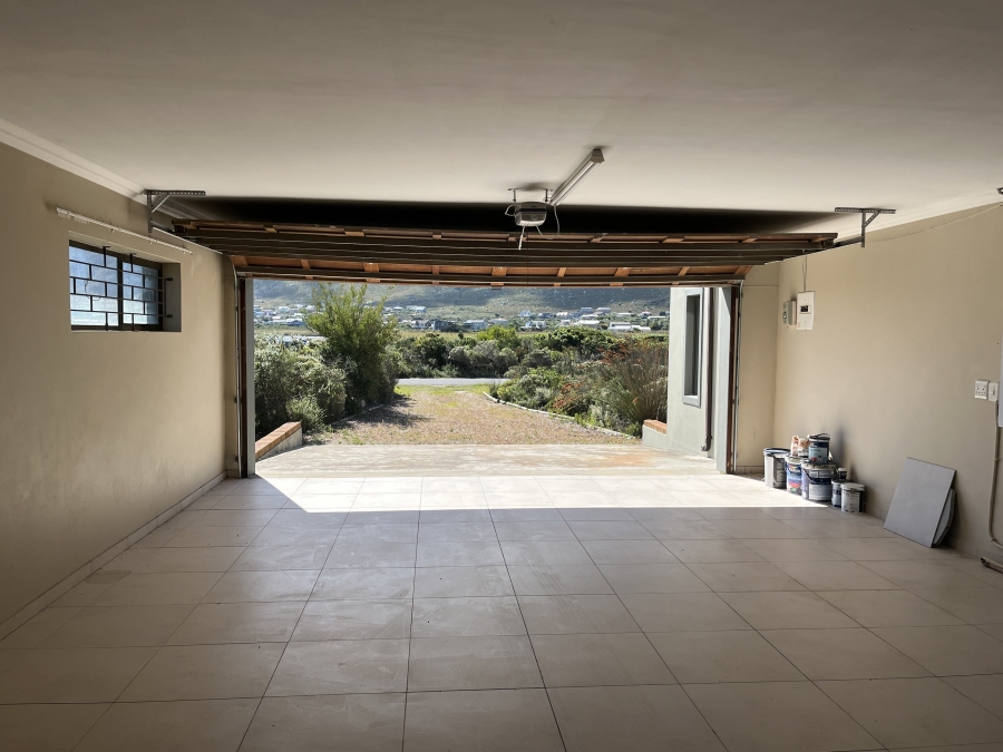 To Let 3 Bedroom Property for Rent in Bettys Bay Western Cape